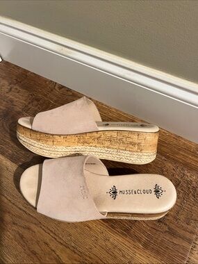 Musse & Cloud  Suede Cork Platform Slide Mules